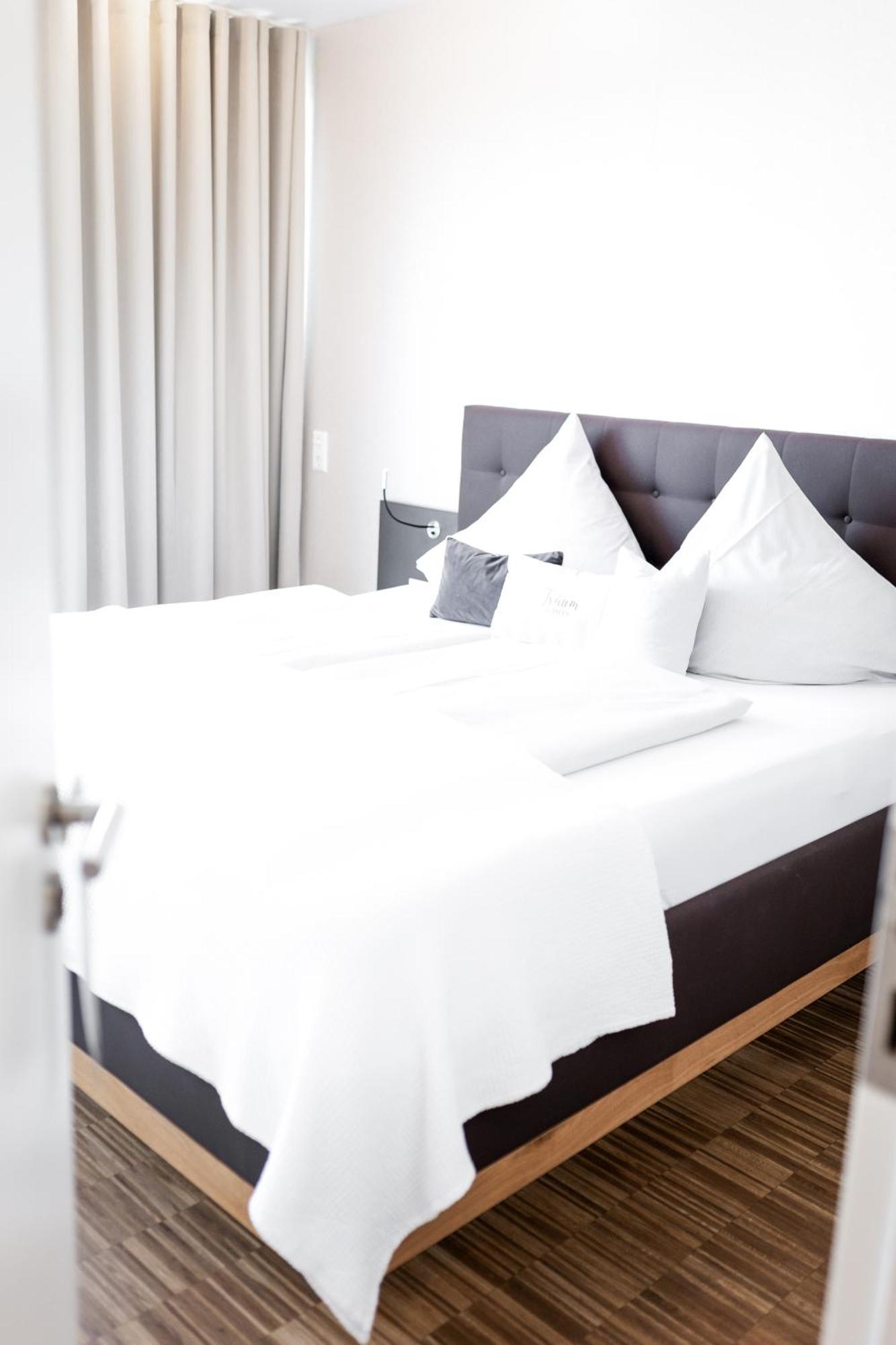 Hotel Hagnauer Seeperle エクステリア 写真